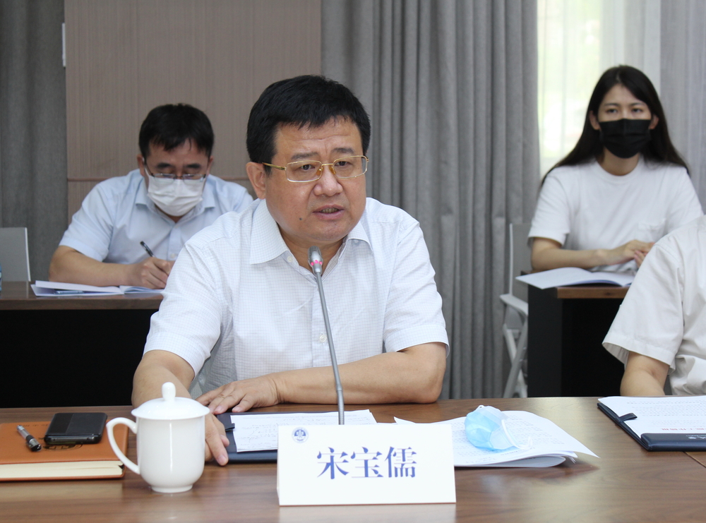 校黨委書記宋寶儒講話