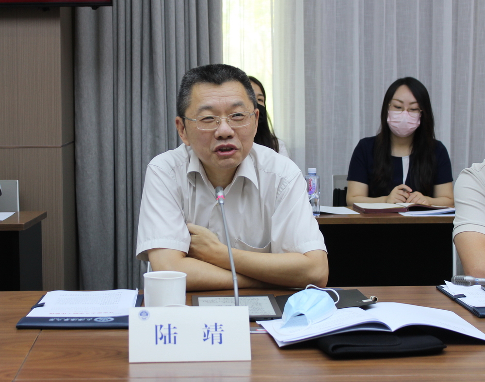 校長陸靖講話